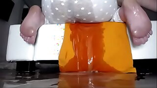 simple job - chrissleoo20 hustler cum all over the floor after she was fucked by bigcock